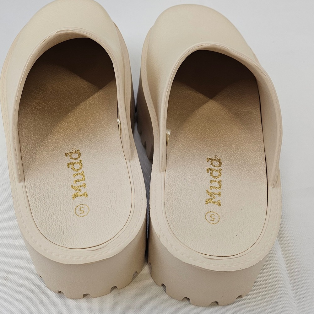 Mudd Beige Platform Clogs - Picture 6 of 10